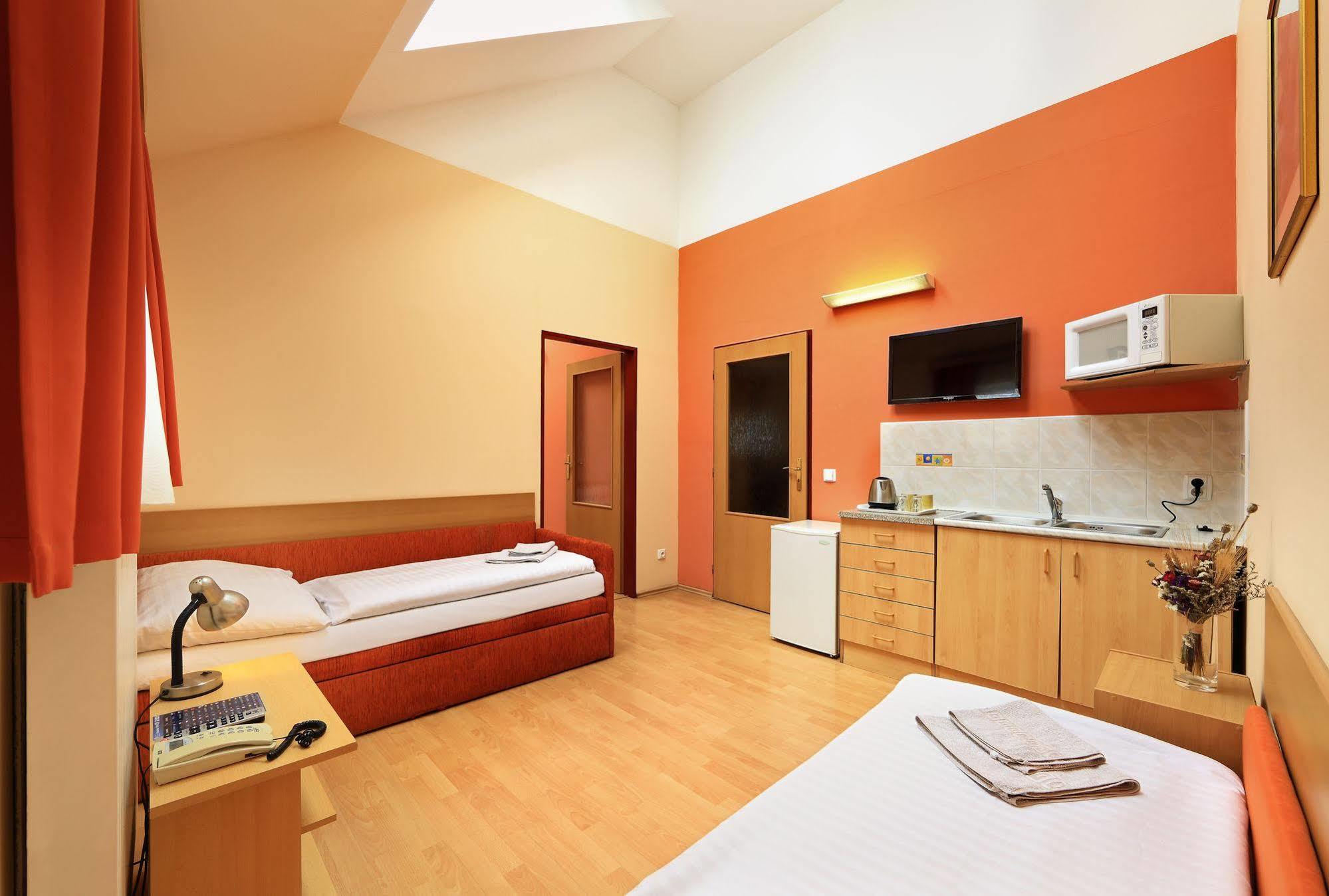 Tabor 3* Prague